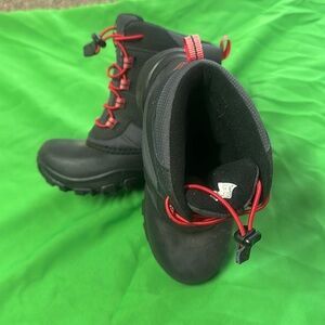 Kids size 3 Columbia snow boots